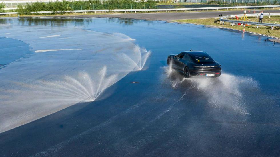 Στην Porsche Taycan το ρεκόρ Γκίνες στο drift (+vid)